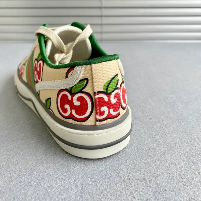 Cheap Gucci Shoes 2005SH0058