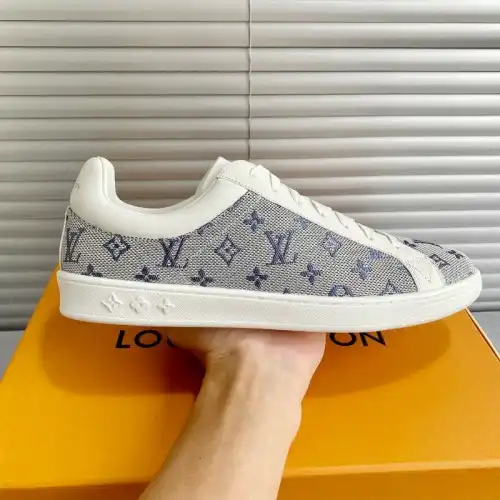 LV Shoes 2009SH0047