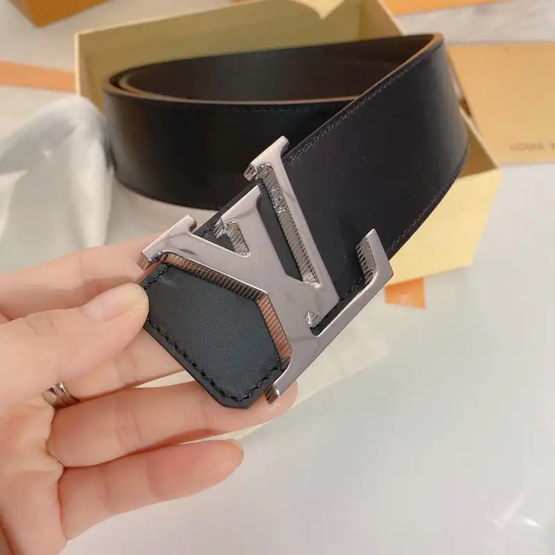 LV s Belt 2009XF0037