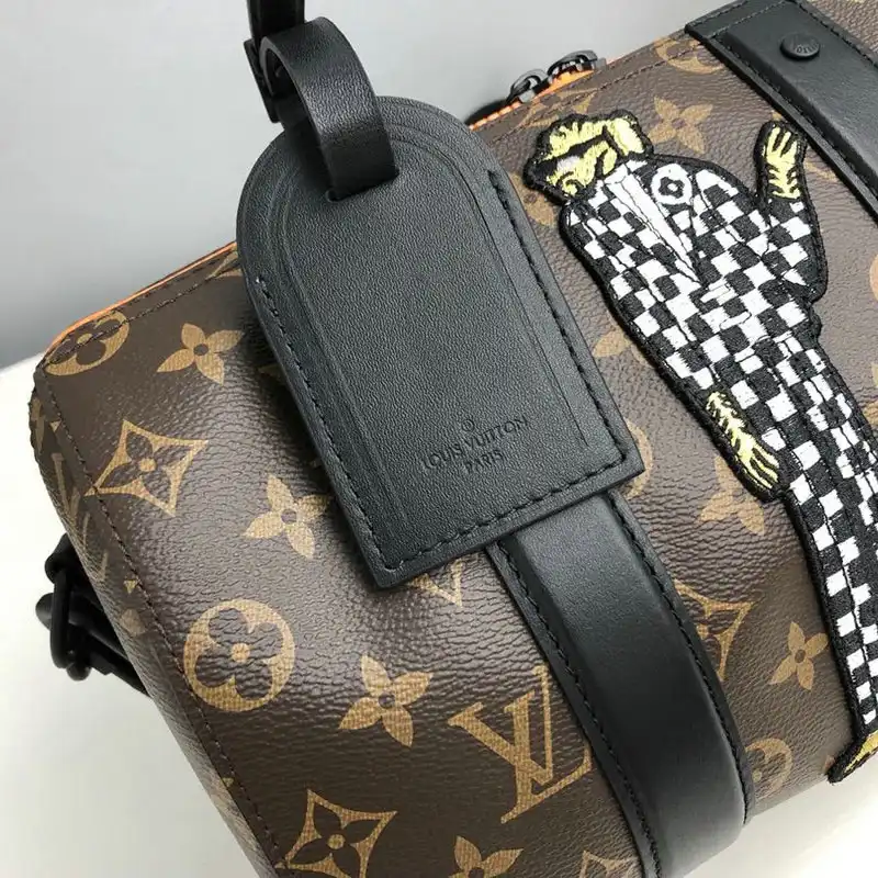 LV Bags 2010B570008