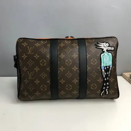 LV Bags 2010B570010