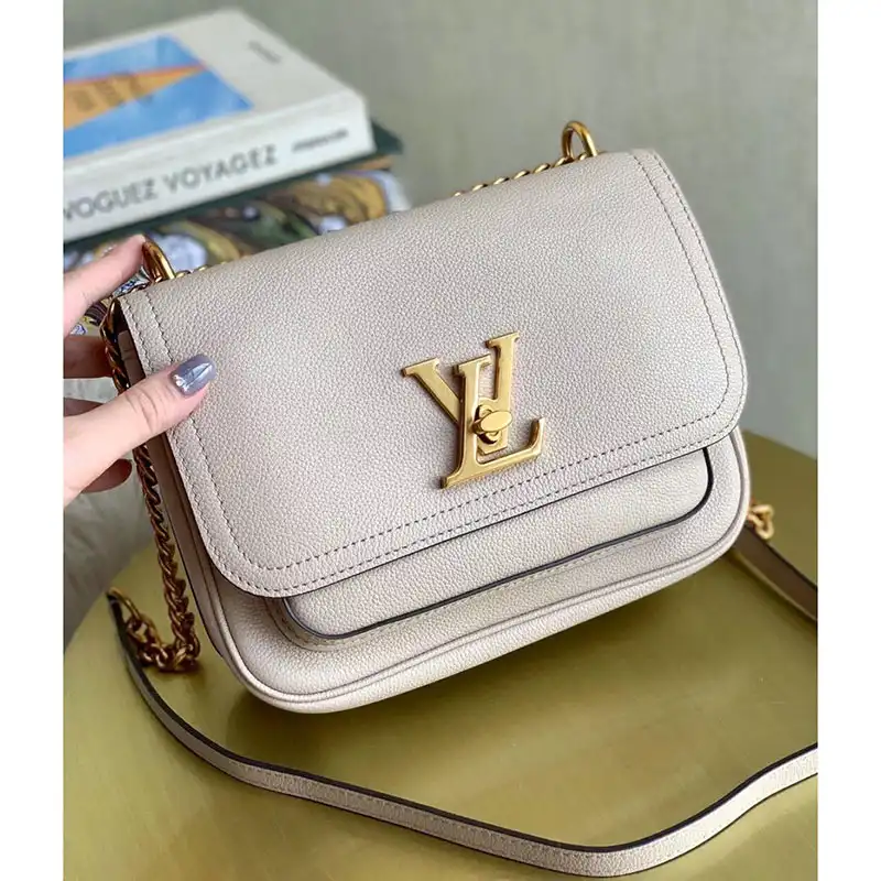 LV Bags 2010B570024