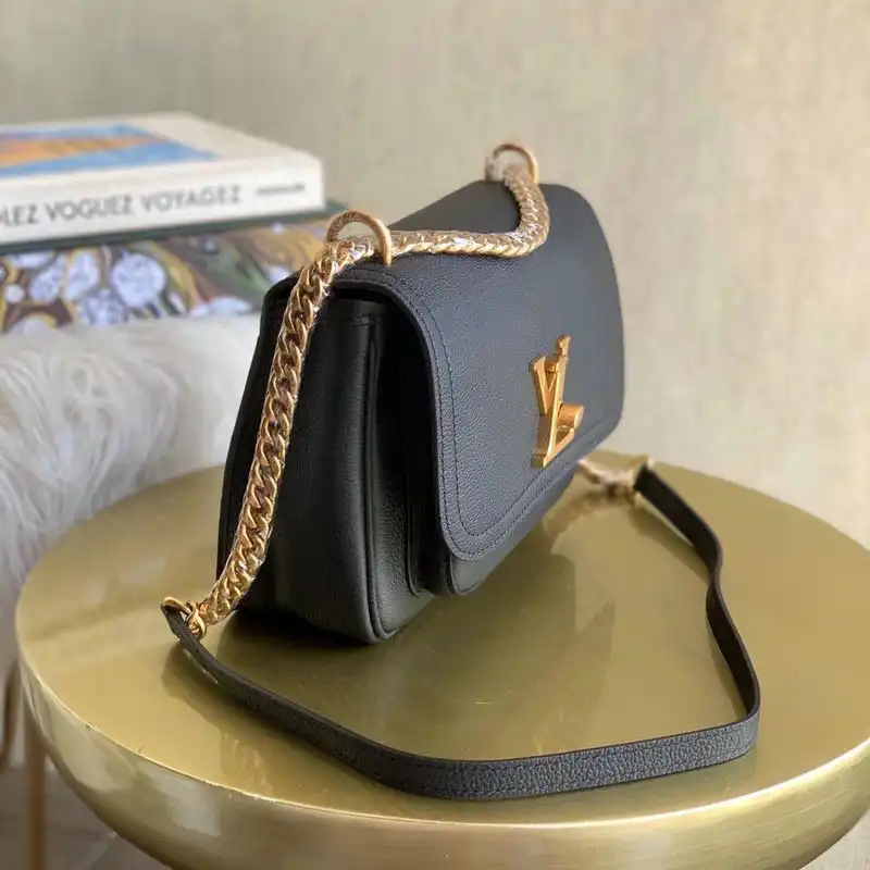 LV Bags 2010B570027