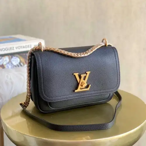 LV Bags 2010B570027