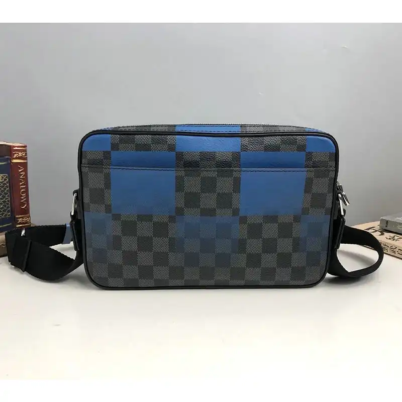 LV Bags 2010B570030