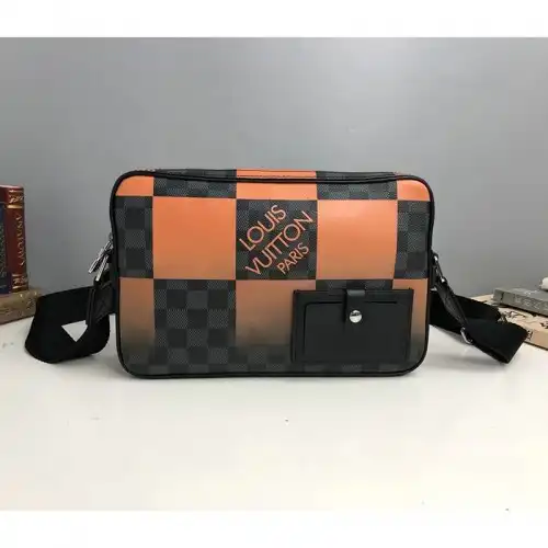 LV Bags 2010B570031