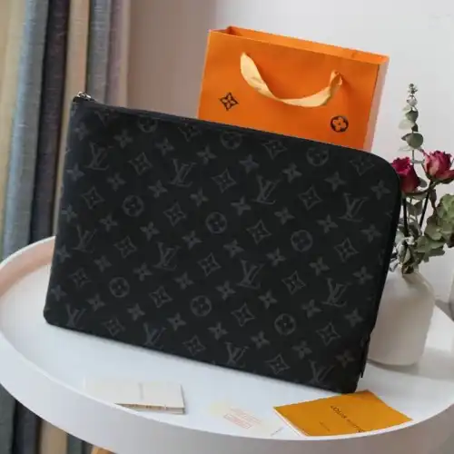 LV Bags 2010B570039