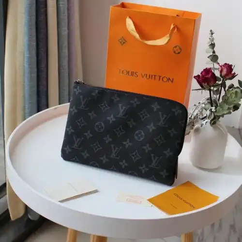 LV Bags 2010B570040