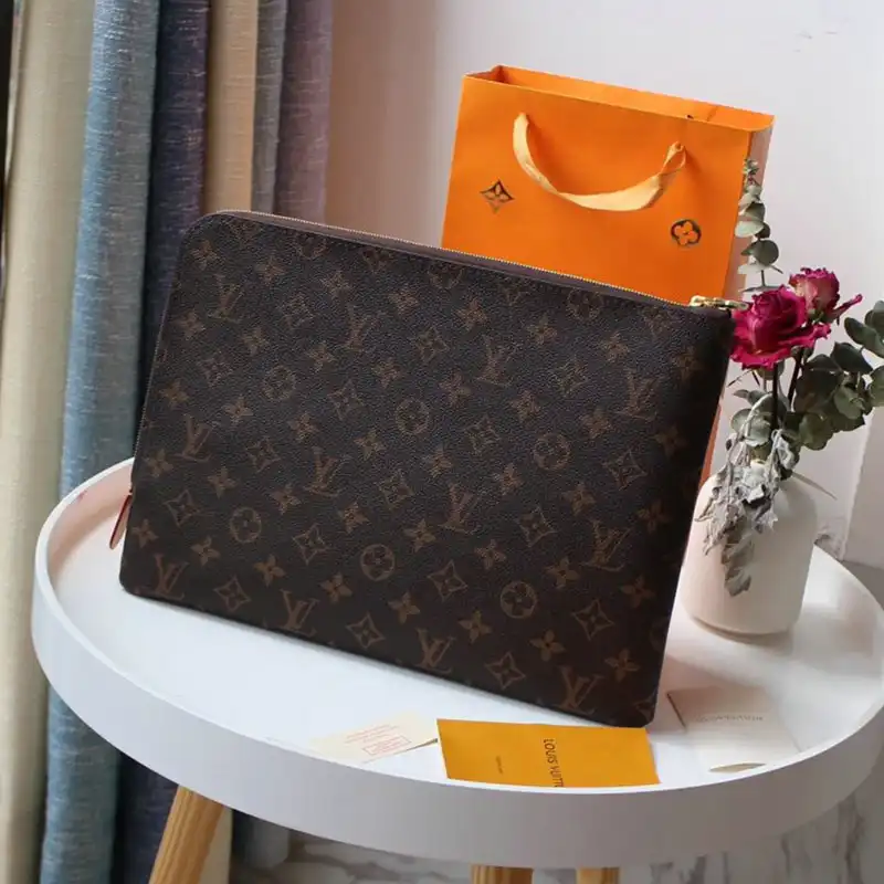 LV Bags 2010B570041