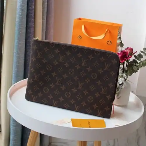 LV Bags 2010B570041