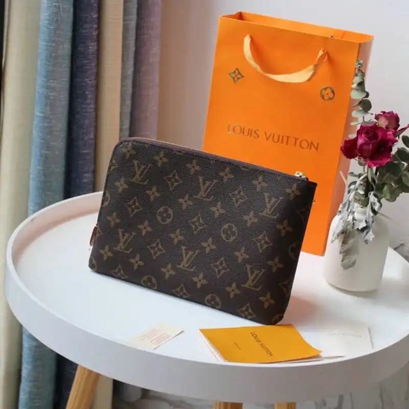 LV Bags 2010B570042