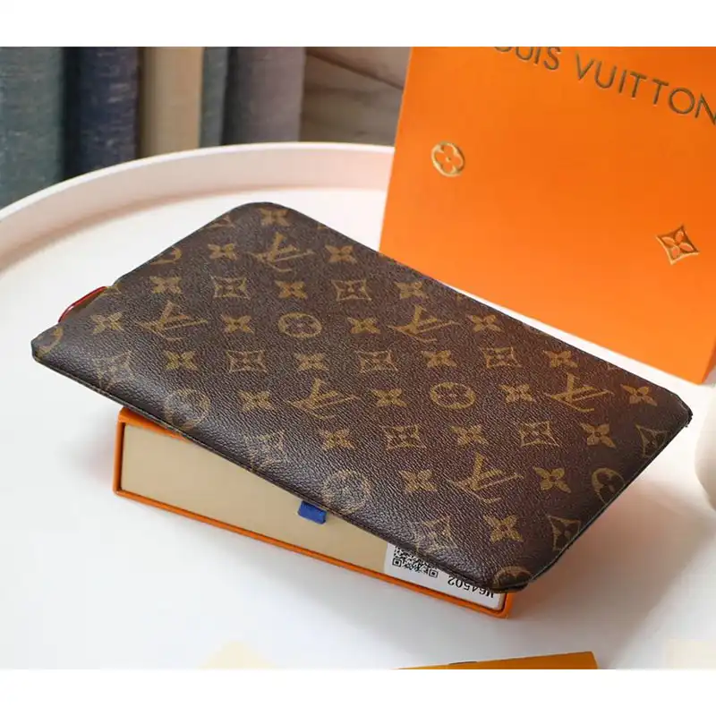 LV Bags 2010B570042