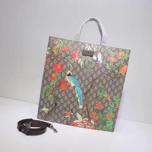 Gucci Tote Bags 19GM0009