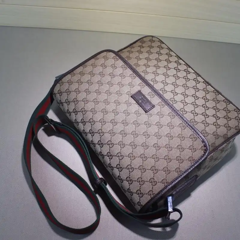 Cheap Gucci Messenger Bags 19GM0064