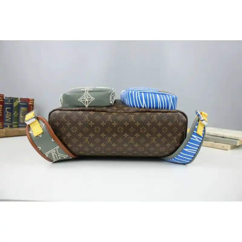 LV Bags 205B570001