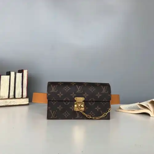 FASH LOUIS VUITTON Bags 205B570009