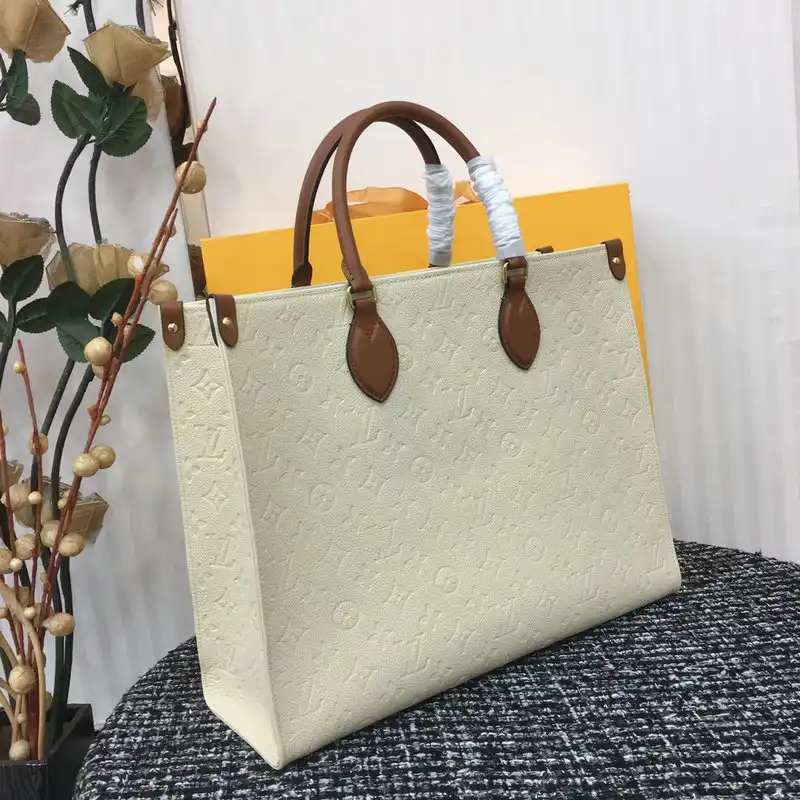 Official FashionRep LV Bags 205B570014