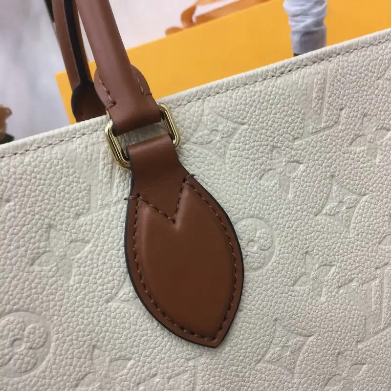 LV Bags 205B570014