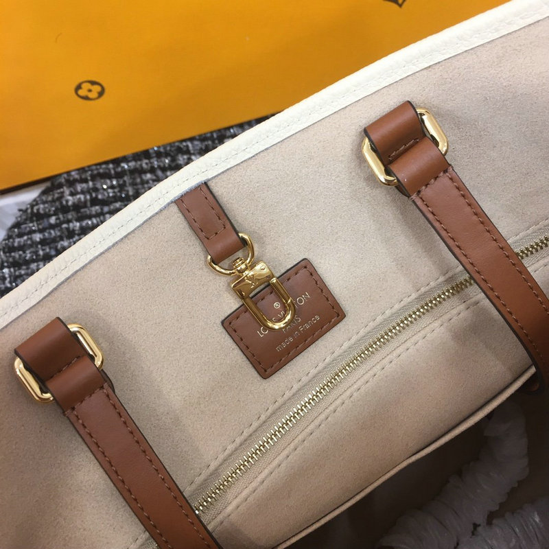 FASH LOUIS VUITTON Bags 205B570014