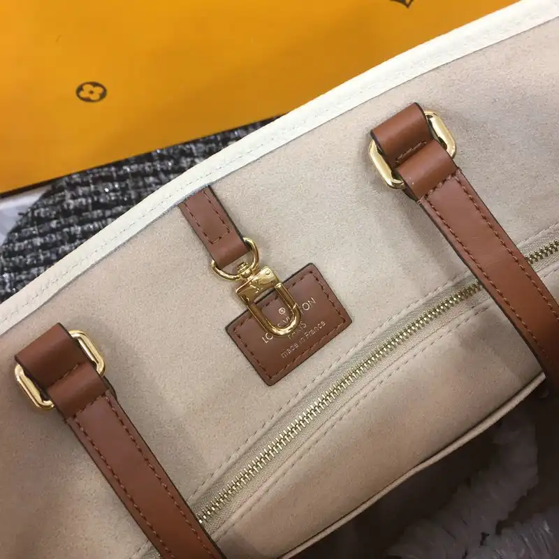 Official FashionRep LV Bags 205B570014