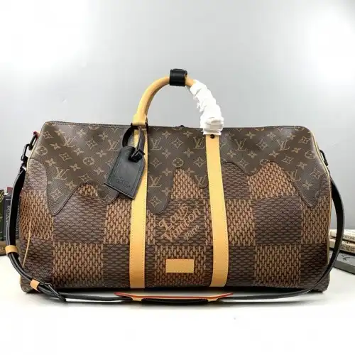 FASH LOUIS VUITTON Bags 205B570031