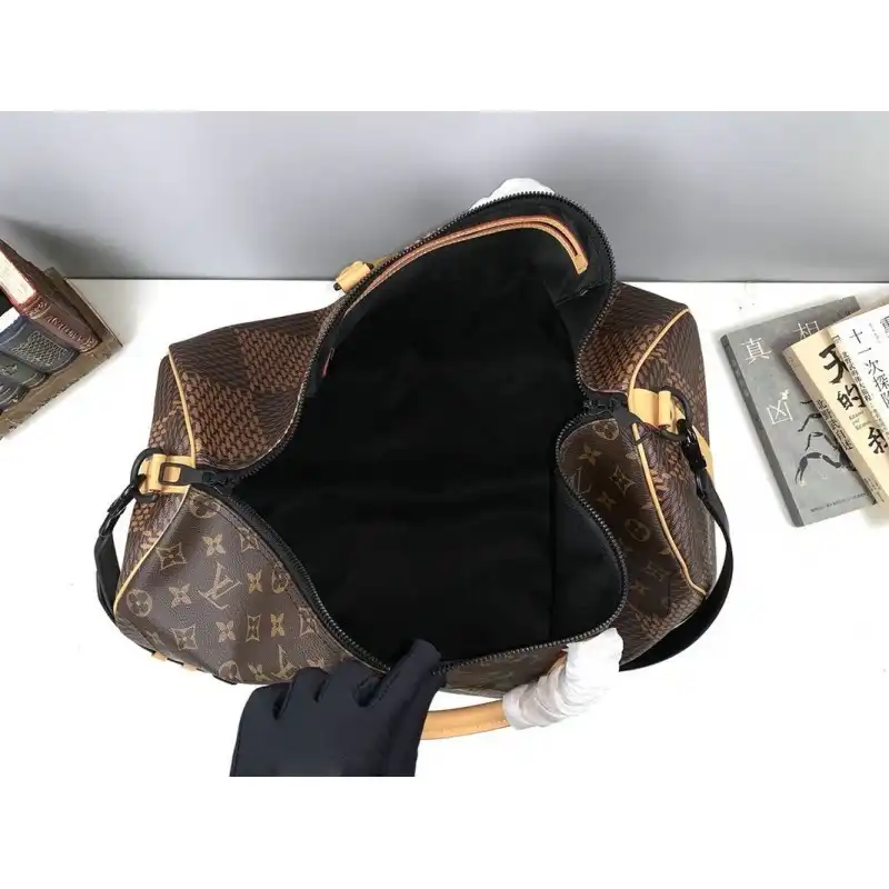 FASH LOUIS VUITTON Bags 205B570031