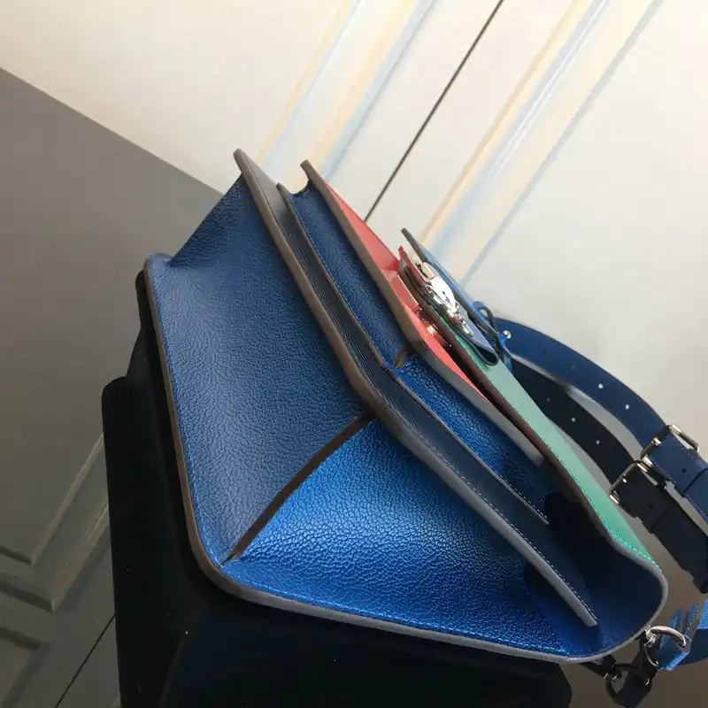 LV Bags 205B570039