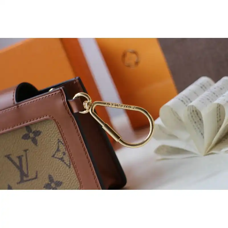 LV Bags 205B570053