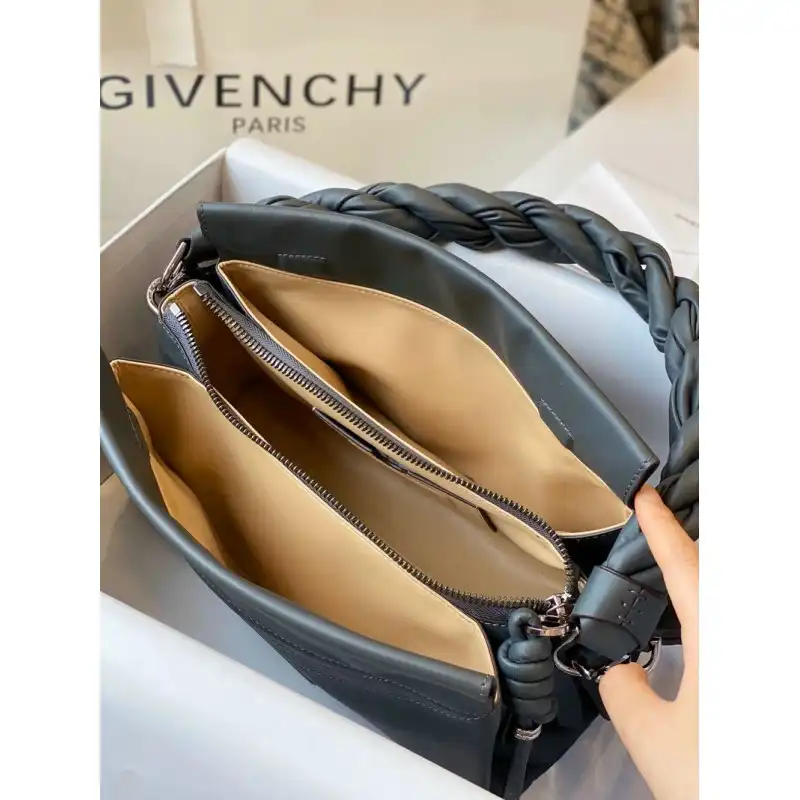 Givenchy Bags 205GIV0003