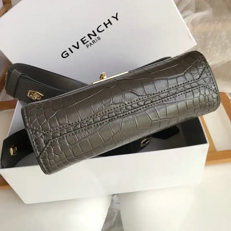 Givenchy Bags 205GIV0057