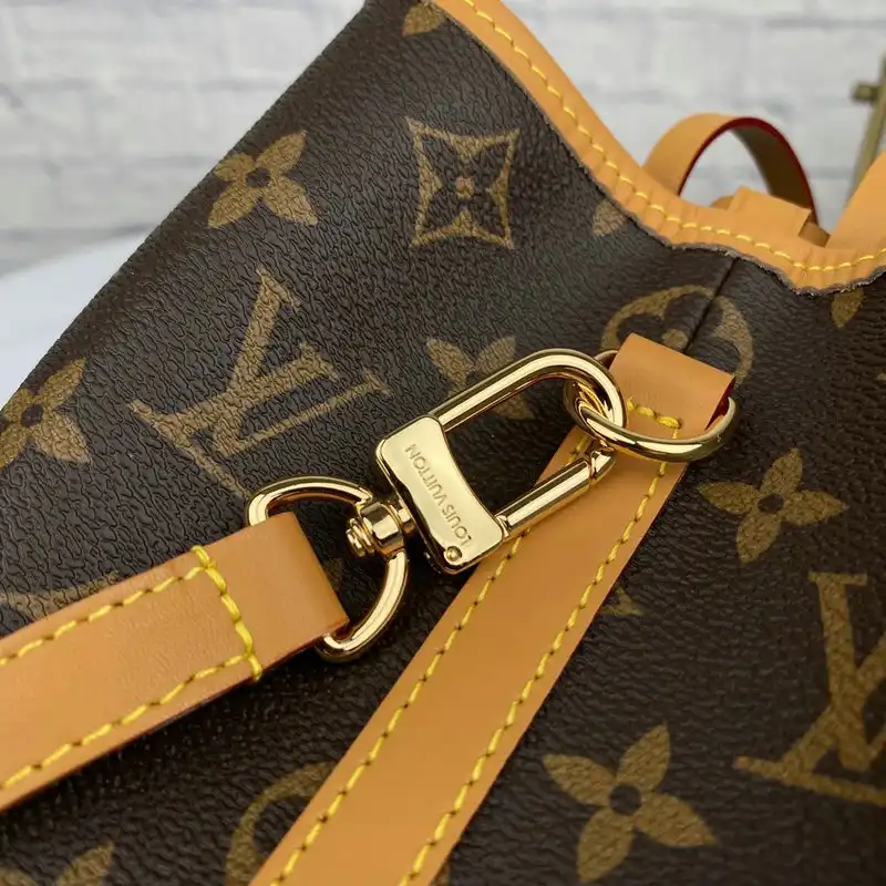 LV Bags 206B570003