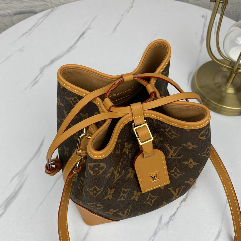 FASH LOUIS VUITTON Bags 206B570003