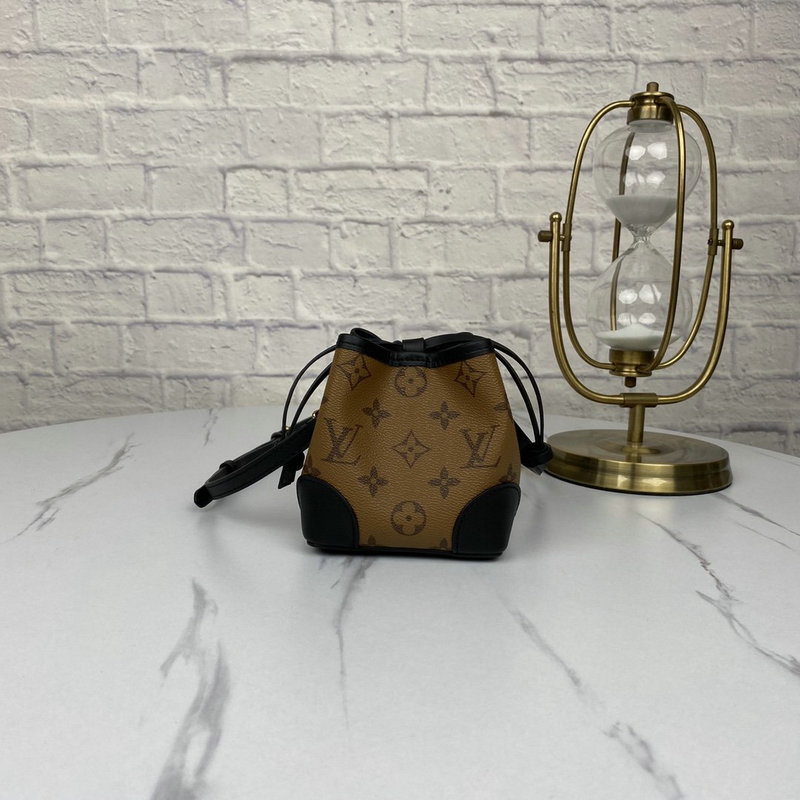 FASH LOUIS VUITTON Bags 206B570004