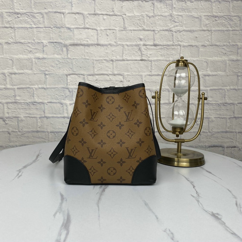 FASH LOUIS VUITTON Bags 206B570005