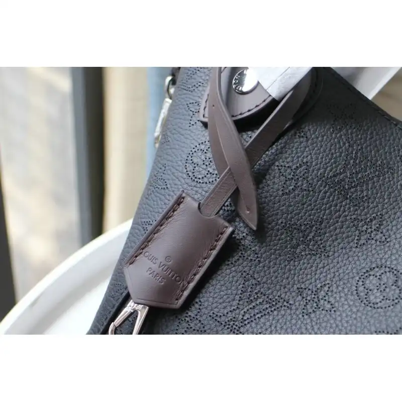 LV Bags 206B570039