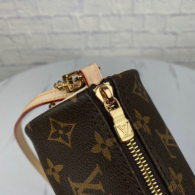 FASH LOUIS VUITTON Bags 206B570086