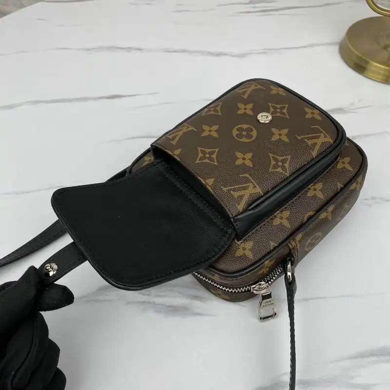 LV Bags 206B570089