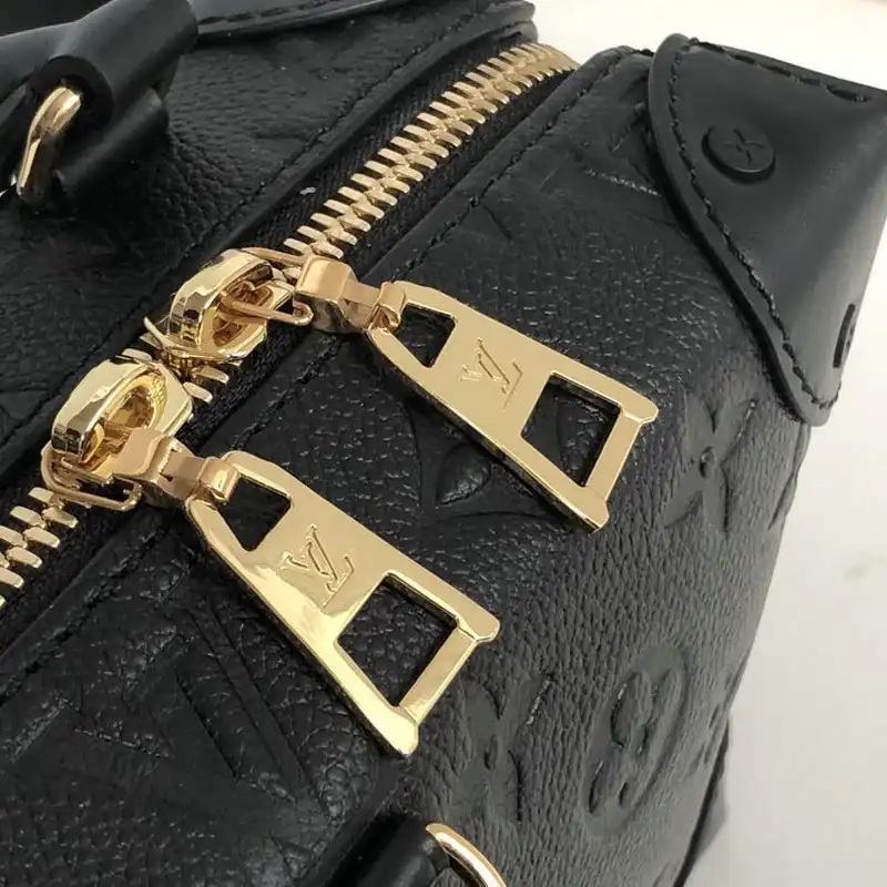 LV Bags 206B570104