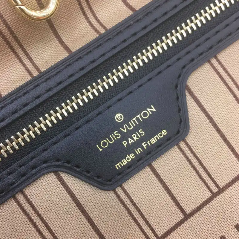 LV Bags 206B570108