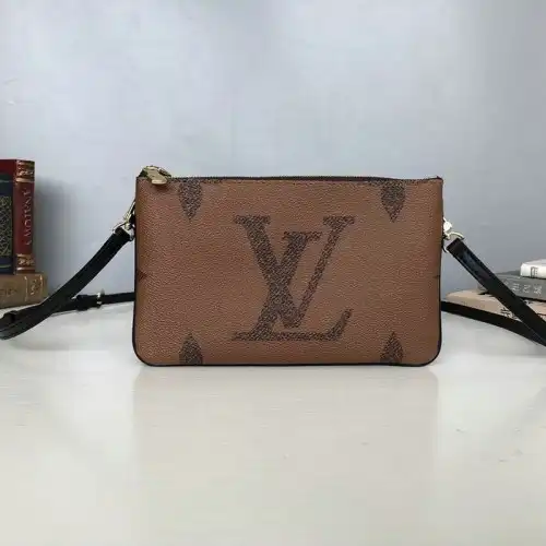 LV Bags 206B570116