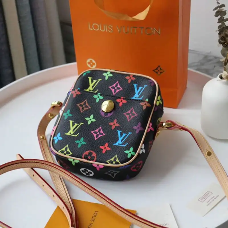 LV Bags 207B570003