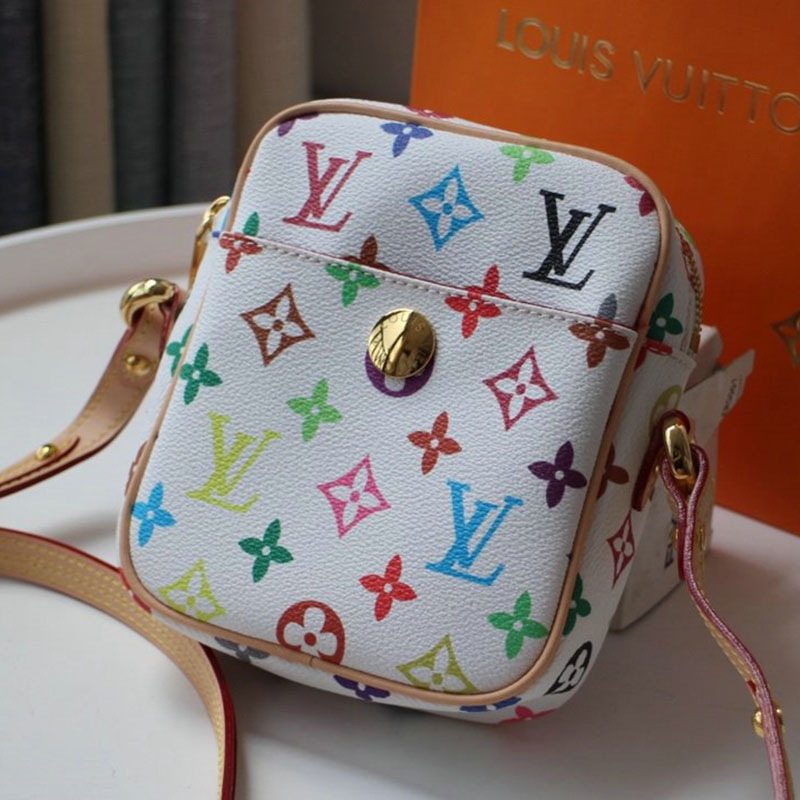 FASH LOUIS VUITTON Bags 207B570004