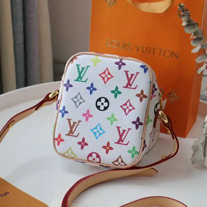 LV Bags 207B570004