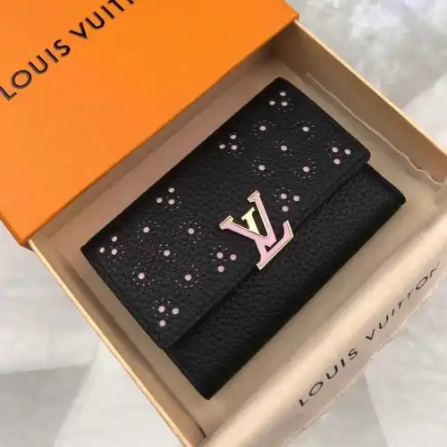 LV Bags 207B570005