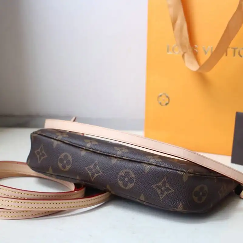 LV Bags 207B570009