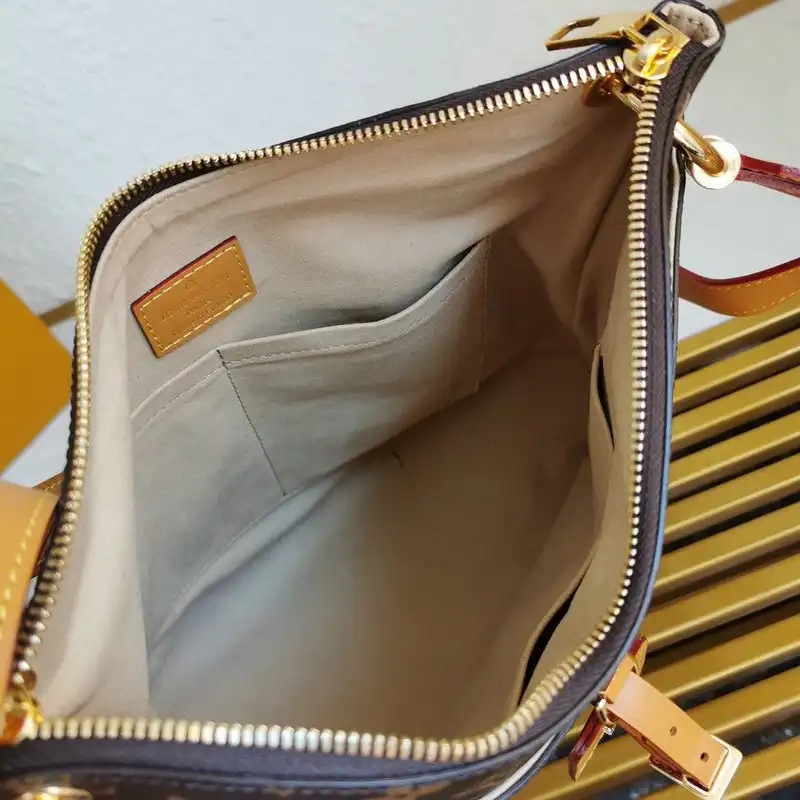 LV Bags 207B570015