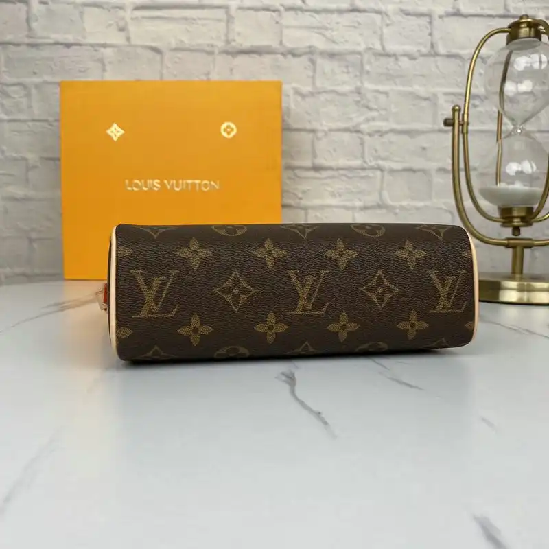 LV Bags 207B570028