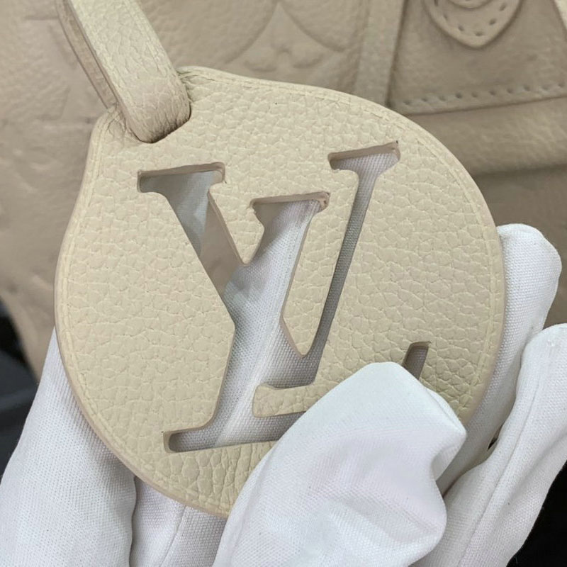 LV Bags 207B570032