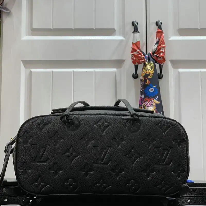 LV Bags 207B570034