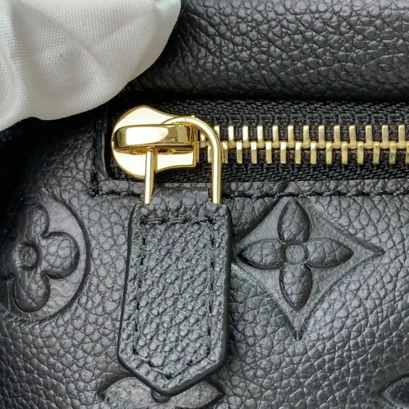 LV Bags 207B570035